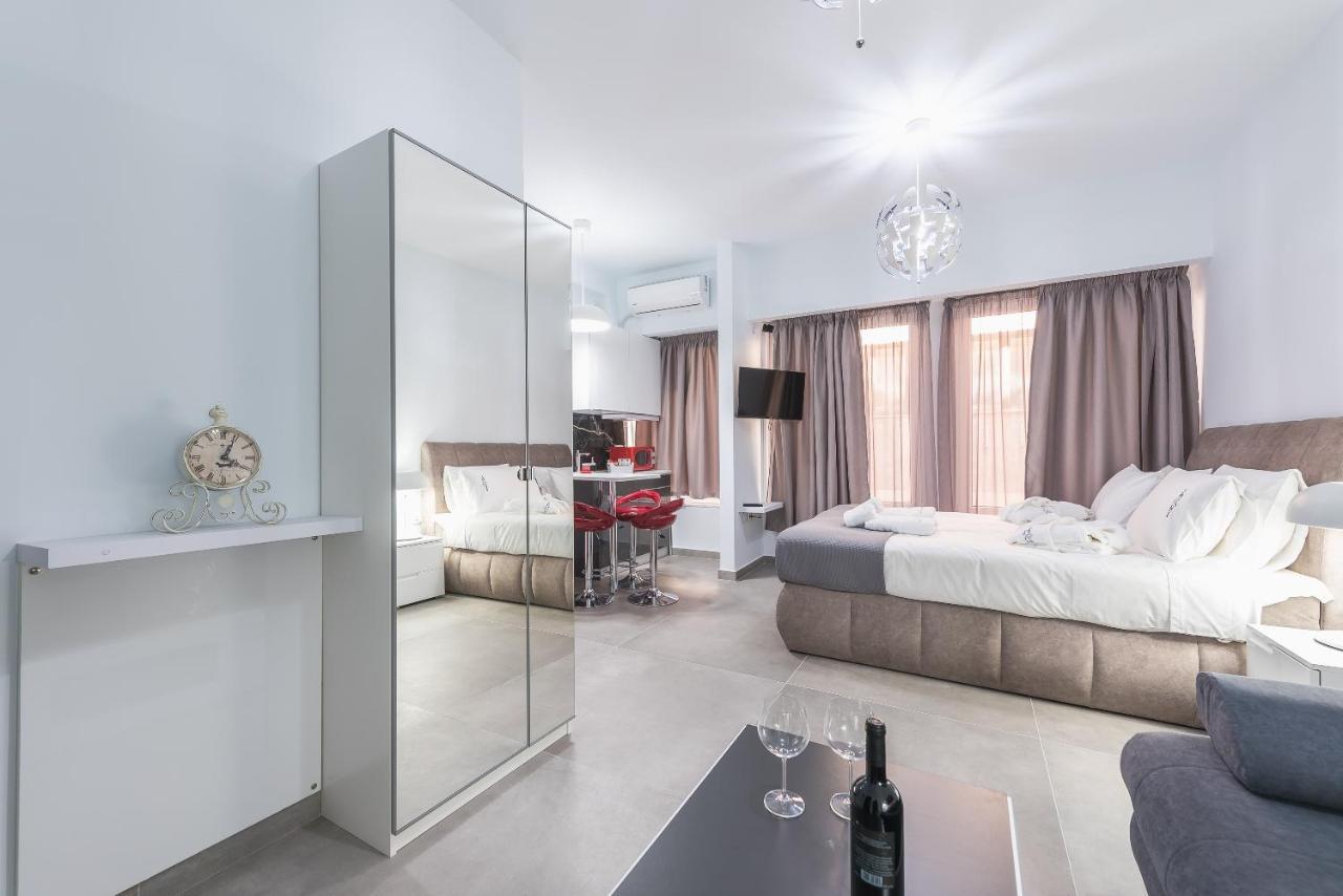 Iguana Gold Luxury 1min From Ermou Str *